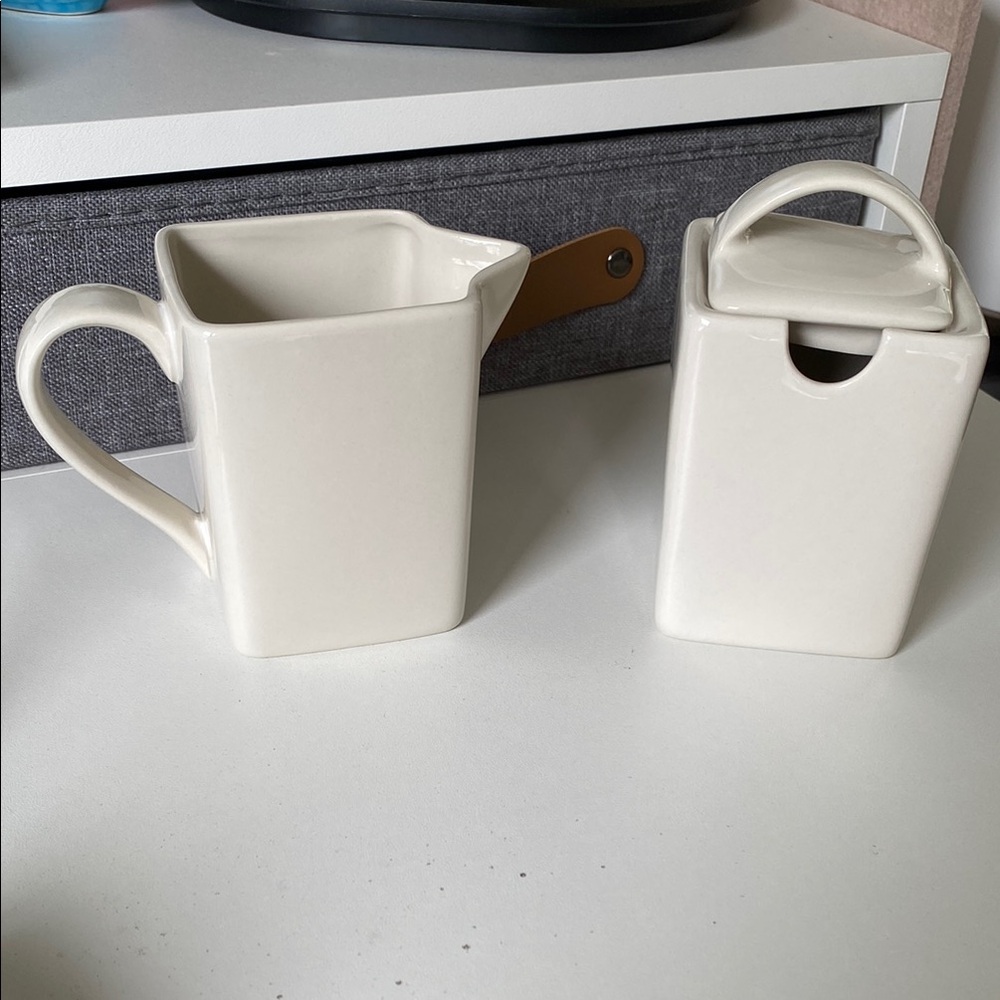 Cream Ceramic Pitcher and Sugar Bowl Set - 10 Strawberry Street